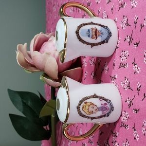 NEW! Vintage Disneyland Salt & Pepper Shakers